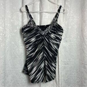 Miraclesuit
Love Knot Tankini Top‎